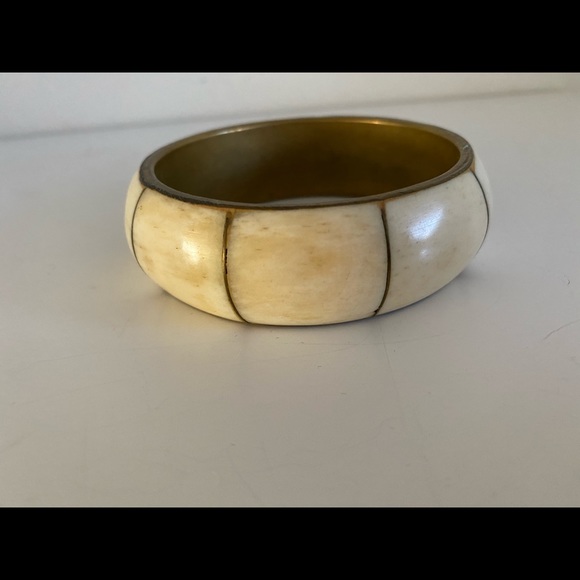 Vintage bone and brass bangle bracelet - Picture 5 of 8